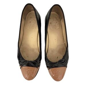 Chanel CC Beige Black Patent Leather Cap Toe Ballet Flats Shoes Size EU 37 US 7